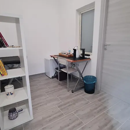 Via Contu דירה